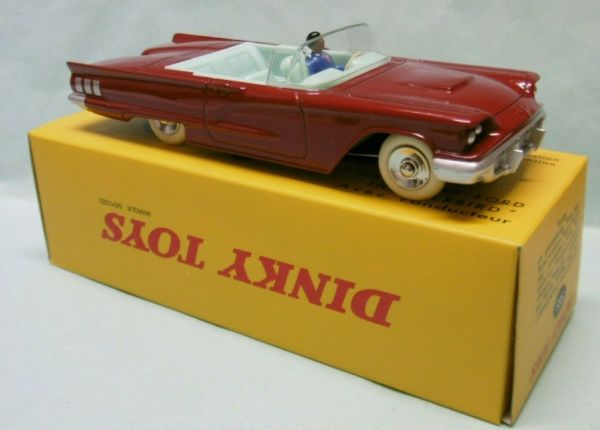 DIN555 - FORD Thunderbird avec conducteur rouge - 1