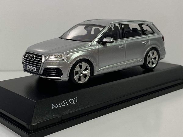 SPA5011407613 - AUDI Q7 2015 argent - 1