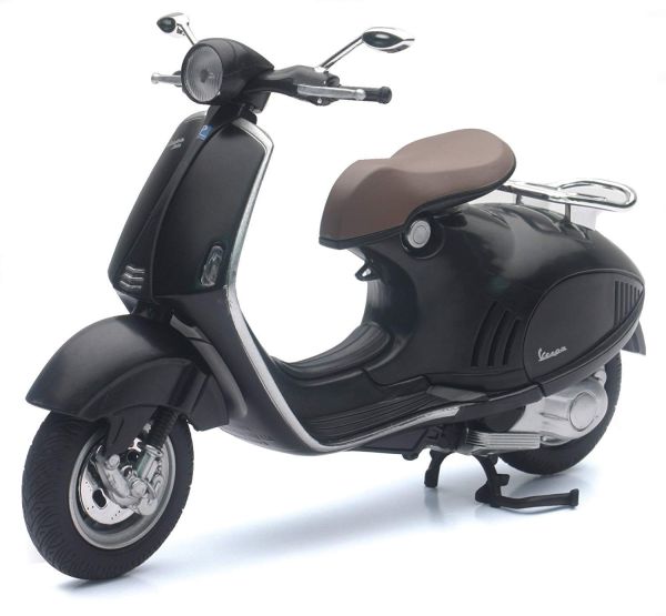 NEW57613-B - VESPA 946 Noir - 1