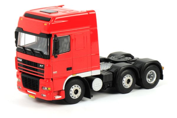WSI04-1063 - DAF XF 95 SSC 3 Essieux Rouge - 1