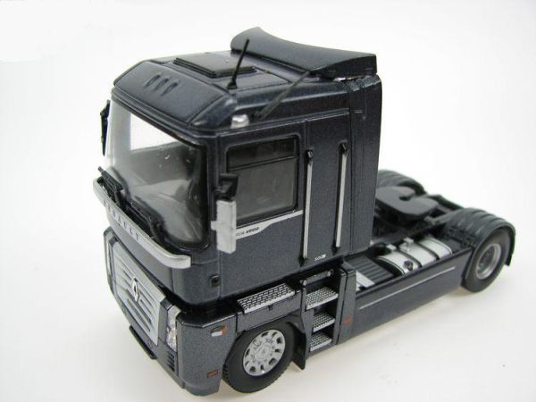 RENAULT Magnum AE500 Gris anthracite par UNIVERSAL HOBBIES UH5657