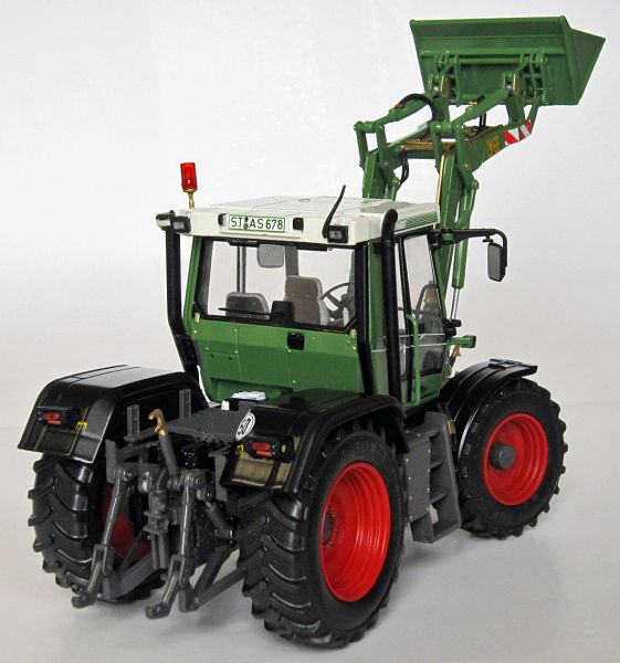 Tracteur WEISE-TOYS Fendt Xylon 522 Communal – 1/32, Limité à 500 Exemplaires