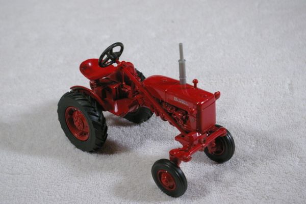 ERT14577 - Tracteur IH FARMALL Cub - Edition Spéciale 