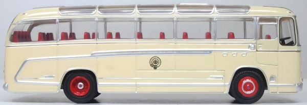 OXF76DB001 - Bus DUPLE Britannia Wallace Arnold - 1