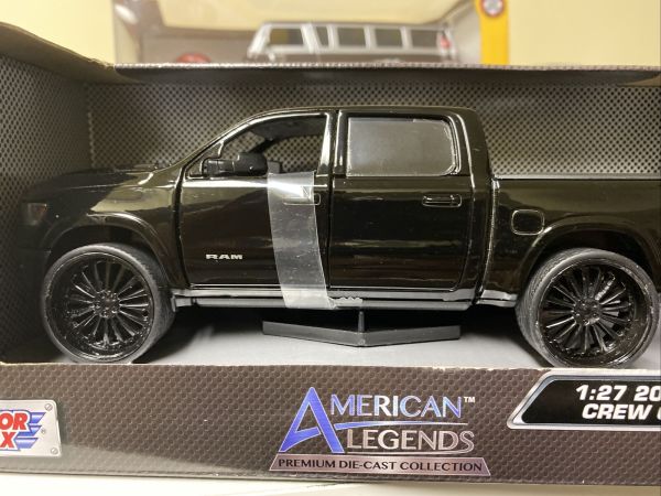 MMX79357ZW - DODGE RAM 1500 Crew Cab Laramie  2019 Noire - 1