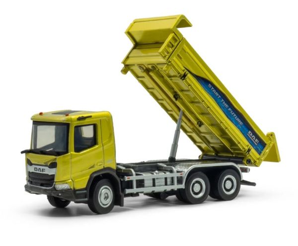 HOL8-1270 - DAF XD 6x4 benne - Jaune toscan - 1