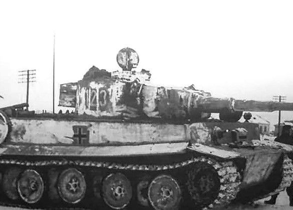 MP912042A - PzKpfw VI Tiger IGRE SD.KFZ.181 Char lourd Allemand – Type E - 123e Bataillon lourd 503 – Front de l'Est – Janvier 1943 - 1
