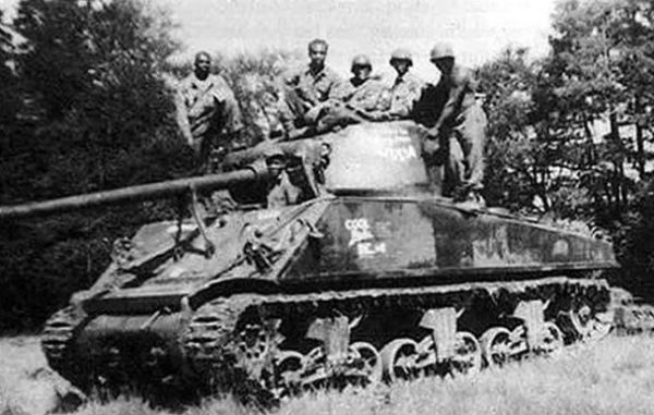 MP912132C - SHERMAN M4A3 76 Char moyen Américain - 761e Bataillon des chars – BLACK PANTHERS - Task Force Rhin – Allemagne 1945 - 1