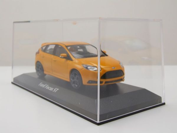 Minichamps maxichamps 940081901 FORD FOCUS ST - 2011 - ORANGE METALLIC
