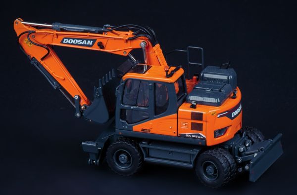 IMC99-10106 - Pelle sur pneus DOOSAN DX 165WR - 1