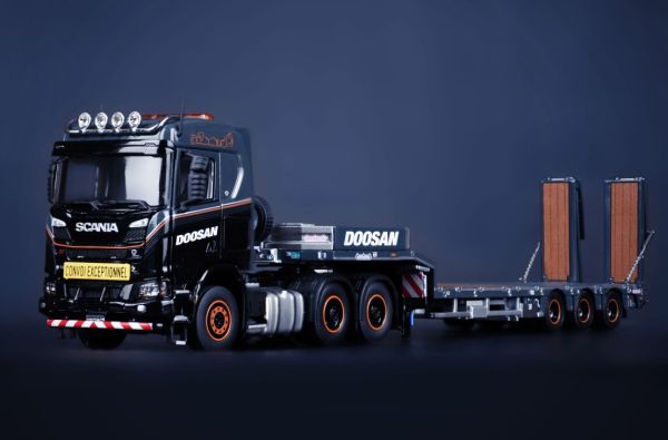 IMC99-10109 - SCANIA XT 6x4 MIDDLE ROOF avec porte engins NOOTEBOOM MCOS 3 essieux DOOSAN - 1