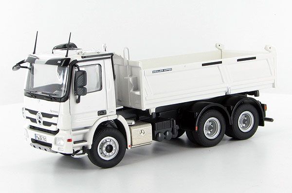 NZG761/40 - MERCEDES Actros 6x4 Benne 