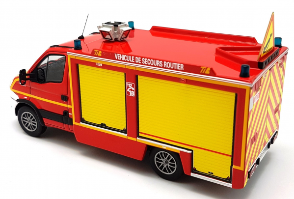 Miniature Iveco Daily 70-170 Pompiers ALERTE - Maquette Véhicule 1/43?