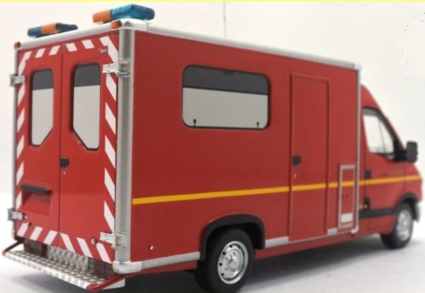 Le Renault Master VSAB Gifa pompiers de Paris en miniature Solido au 1