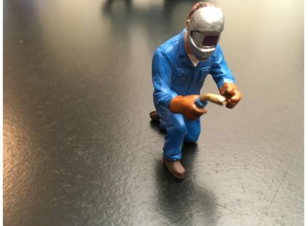 ADF32127 - Personnage soudeur - 1