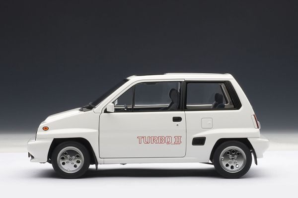AUT73282 - HONDA City Turbo II (1983) Blanche avec une Motocompo Rouge Ech:1/18 - 1