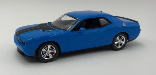 AMT694/12 - DODGE Challenger SRT8 2010 bleu - 1