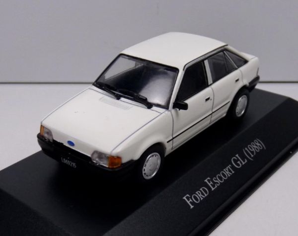 MAGARG53 - FORD Escort GL 1988 Blanche avec fascicule - 1