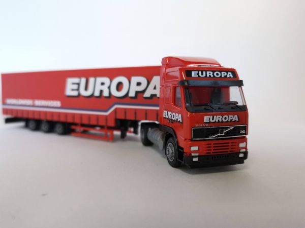 AWM71256 - Volvo FH GL /Aerop.Jumbo-G-KSZ 