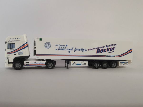 AWM73232 - DAF 95 XF avec remorque 3 essieux - 1