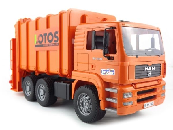 BRU2762 - Camion poubelle MAN TGA 6x4 Ech:1/16 - 1