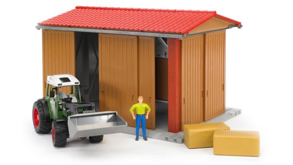 BRU62620 - Hangar avec 1 agriculteur, bottes de pailles et FENDT 209S avec chargeur Ech:1/16 - 1