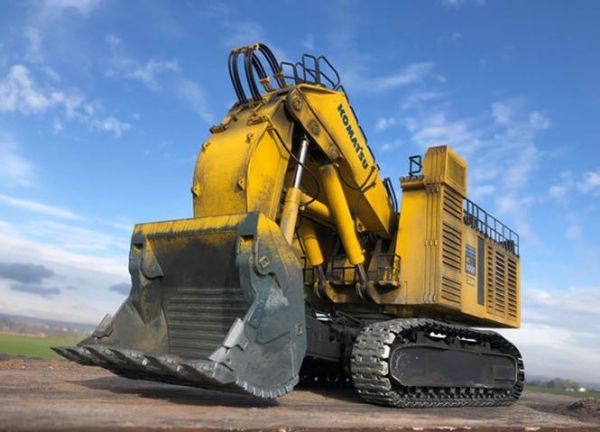 BYM21001 - Pelle butte KOMATSU PC8000-6 Electrique version salie - 1