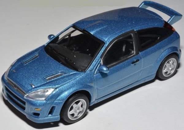 CAR813048A - FORD Focus sportive bleu métal - 1