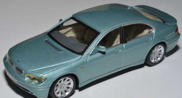 CAR813048D - BMW 7 Series - 1