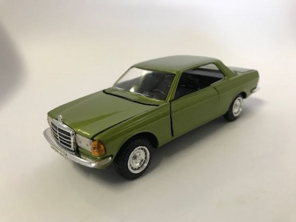 CON1501/01 - MERCEDES-BENZ Coupé serie 200C - 1