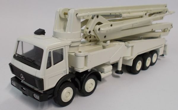 CON4006 - MERCEDES BENZ 5 essieux avec bras pompe PUTZMEISTER M52 - 1