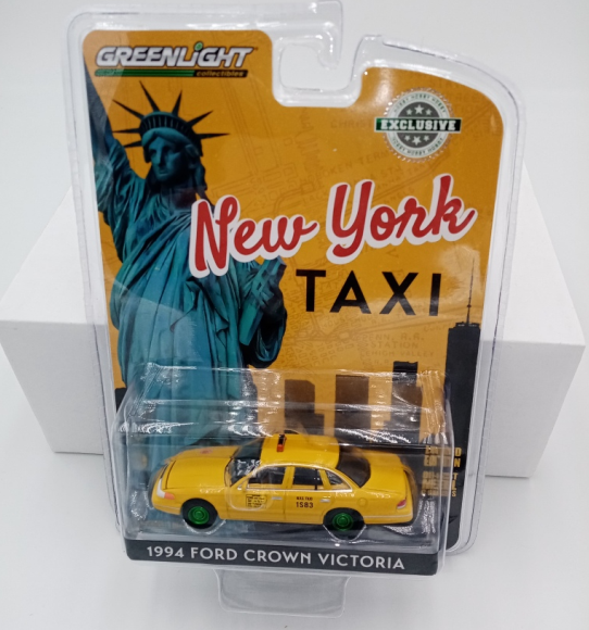 GREEN30206VERT - FORD Crown Victoria TAXI NEW YORK sous blister jantes vertes - 1