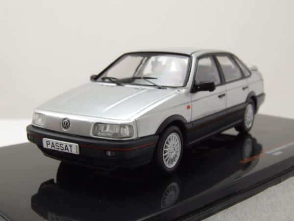 IXOCLC517N.22 - VOLKSWAGEN Passat GT 1988 Gris métallique - 1