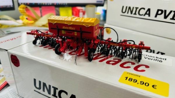 CW0264 - Bineuse MaterMacc avec trémis Rouge - 1