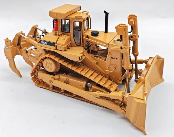 CCMD10-U - Bull CATERPILLAR D10N U-Blade avec ripper - Limité à 400ex. - 1