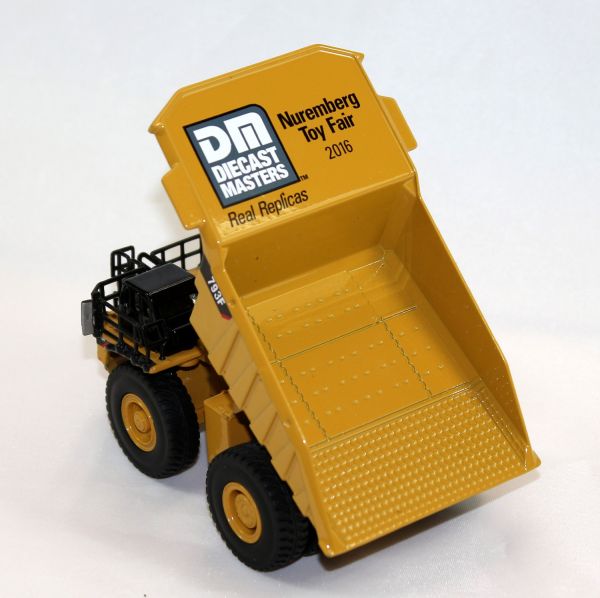 DCM85527 - Dumper CATERPILLAR 793F spécial Nuremberg 2016 en boite métallique - 1