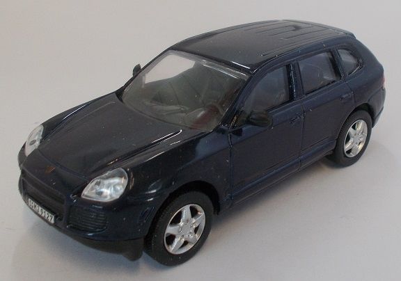 MAGRANPORS - PORSCHE Cayenne bleu sombre - 1