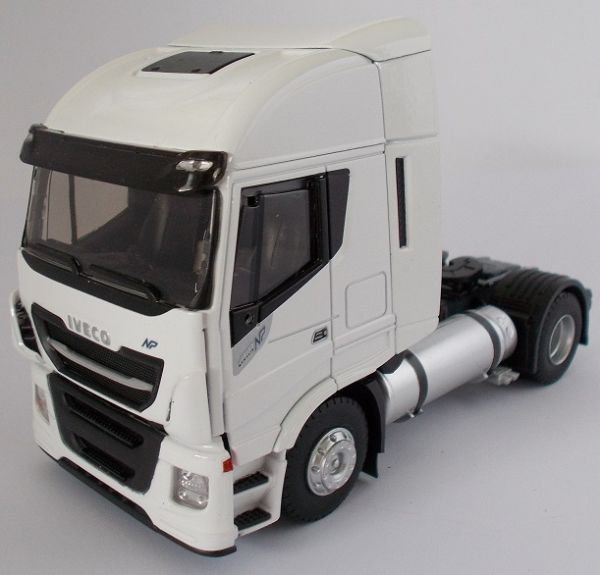 ELI116517 - IVECO Stralis NP 4x2 blanc - 1