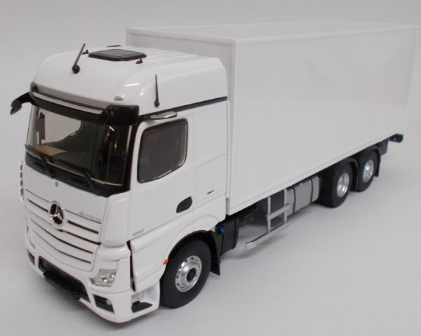 ELI116564 - MERCEDES BENZ Nouvel Actros porteur caisse rigide 6x2 limité à 100 exemplaires - 1