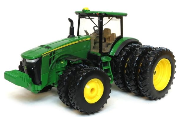 ERT45568 - JOHN DEERE 8400R avec roues jumelées avant et roues arrières triplées - 1