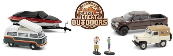 GREEN58056 - Diorama de 4 véhicules NISSAN Patrol 1968 VOLKSWAGEN Westfalia 1973 CHEVROLET Silverado 2020 et 1 bateau avec remorque +2 figurines de la gamme The Great outdoors - 1