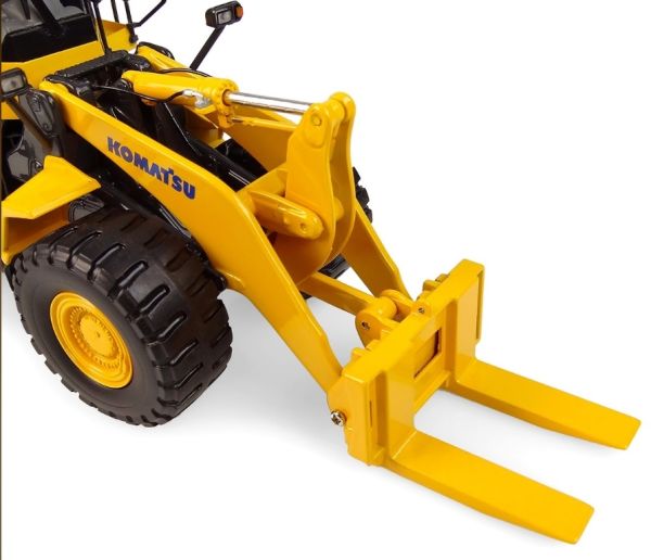 Miniature Chargeuse KOMATSU WA600-8 UNIVERSAL HOBBIES UH8153