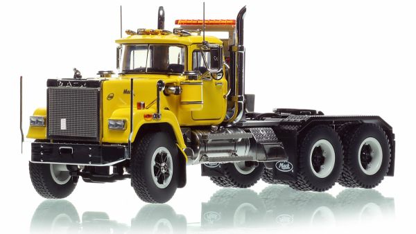 HHR138G-2 - MACK Superliner Heavy Spec avec essieux tandem Jaune - 1