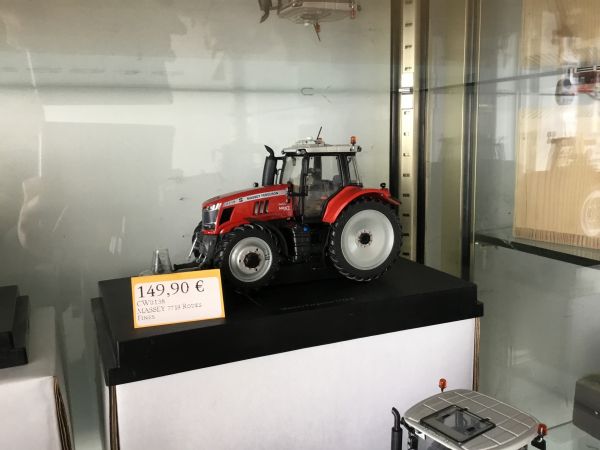 CW0138 - MASSEY 7719 Roues Fines - 1