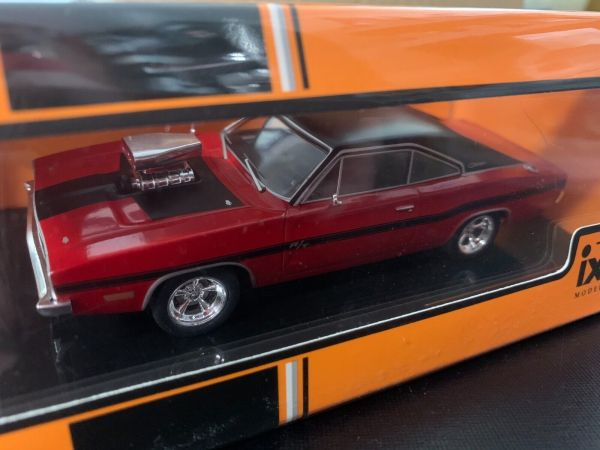 Voiture télécommandée de couleur rouge – DODGE Charger R/T de 1970