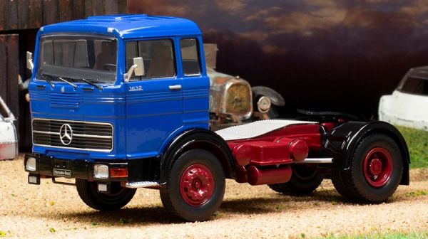 IXOTR175.22 - MERCEDES-BENZ LPS 1632 4x2 1970 Bleu - 1