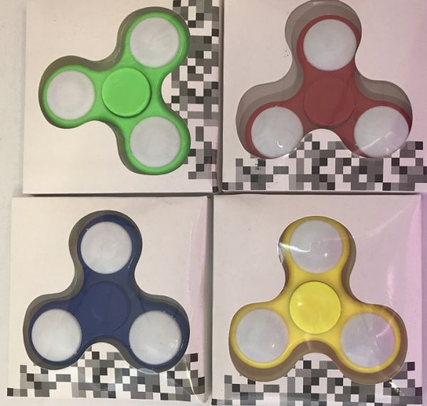 Hand Spinner lumineux - Coloris aléatoire - Référence LP00944 PRO fin de  série fabriquée par LP DIVERTISSEMENTS