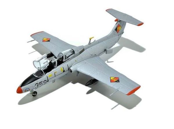 HERM82MLCZ7217 - Avion militaire - AERO L-29 Delfin East German Air Force JAG-11 - 1