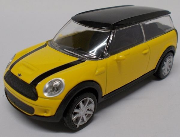 MDM53195N - MINI Club Man jaune toit noir - 1