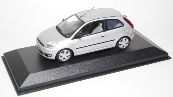 MNCFIESTAC - FORD Fiesta 2002 grise - 1